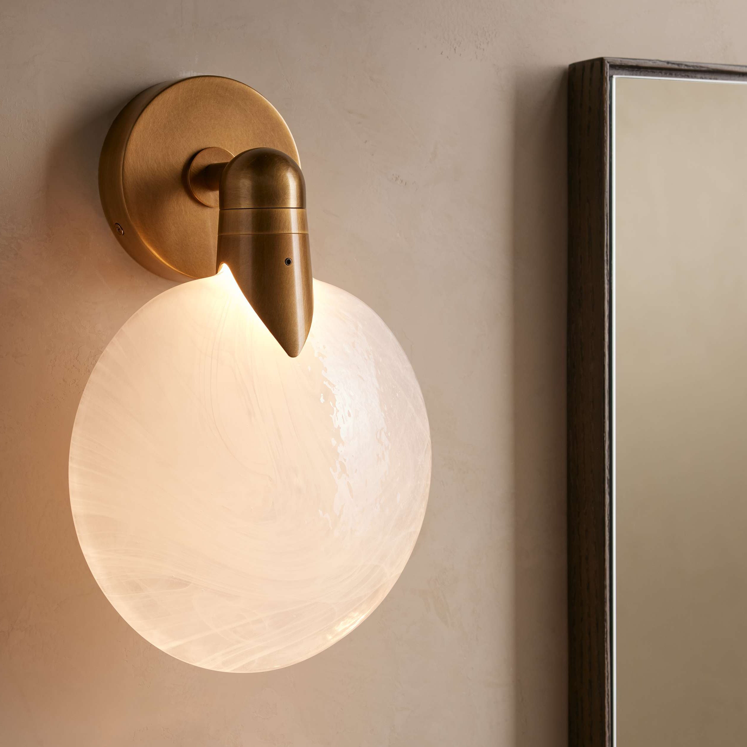 Lyla Sconce